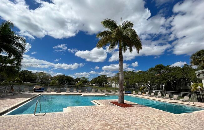 2 beds, 2 baths, $1,950, Unit Unit #128