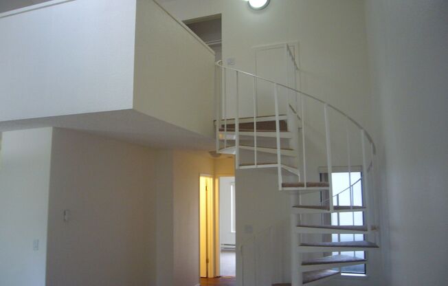 1 bed, 1 bath, 834 sqft, $1,475, Unit 902