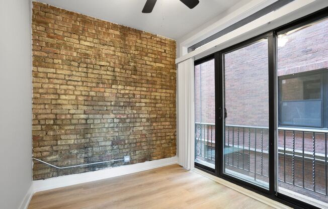 3 beds, 1 bath, 524 sqft, $2,250, Unit 1552-2F