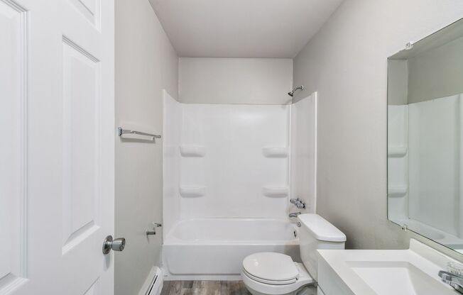 2 beds, 1 bath, 938 sqft, $1,400, Unit 21880 Coolidge - 203
