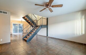 Charming 3 bedroom townhome near everything!