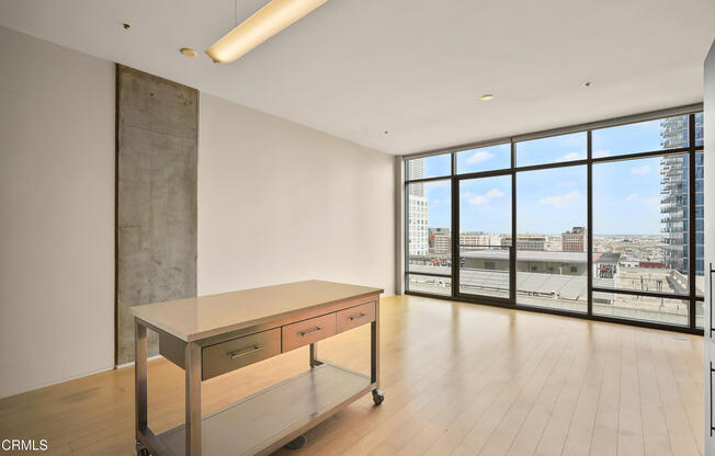1 bed, 1 bath, 880 sqft, $2,800, Unit 1605