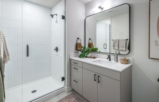 1111 W CAROLL