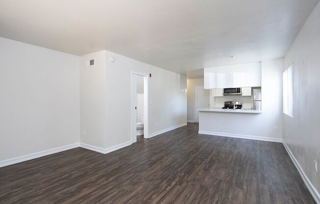 2 beds, 2.5 baths, 1,015 sqft, $2,995, Unit 122