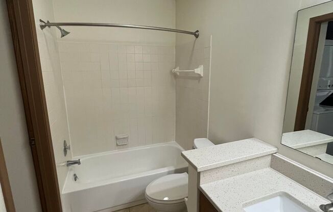 2 beds, 1 bath, 965 sqft, $1,650, Unit 7733CH