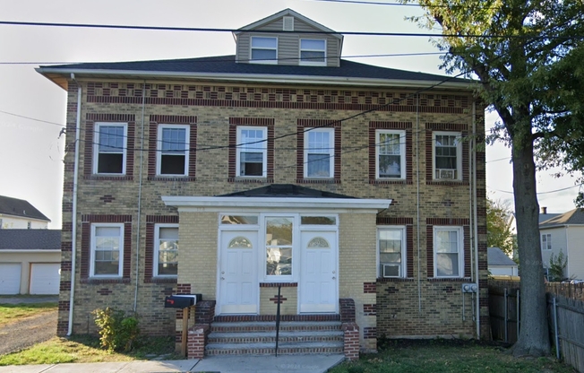 112 WALTER ST