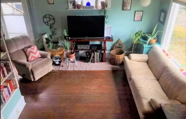 4 Bedroom House Minutes to WWU!! (Lease ends 1/7/2027)