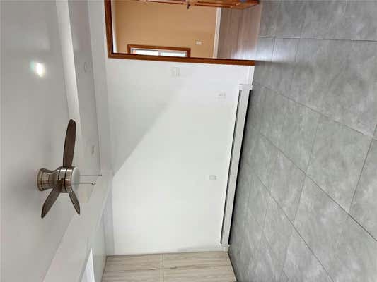 2 beds, 1 bath, 700 sqft, $2,300, Unit # FLOOR