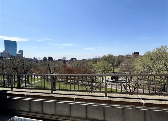 Studio, 1 bath, 590 sqft, $3,400, Unit 6M