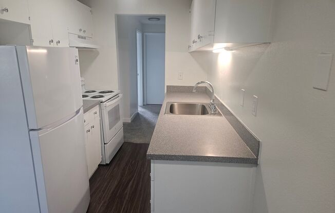 1 bed, 1 bath, 638 sqft, $1,249, Unit 30