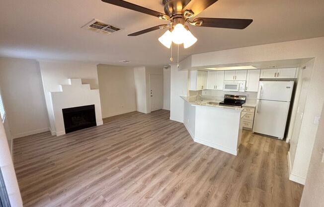 Beautiful 2Bed/2Bath 1st Floor Condo located near Boca Park!