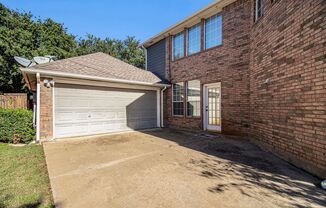 Beautifully Crafted 3 bedroom 2 bathroom home in Irving, Tx.