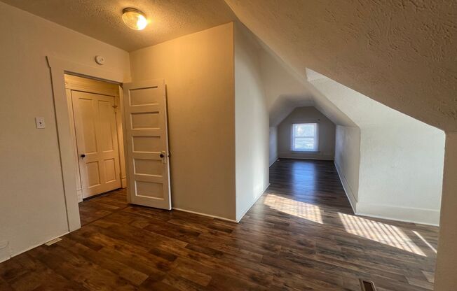 3 beds, 2 baths, $1,100, Unit 515 S Grant # 1