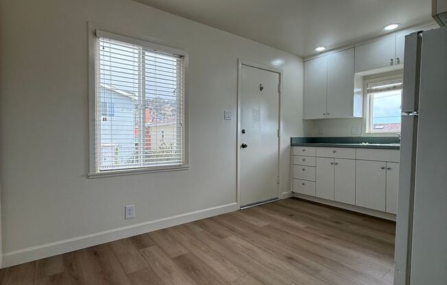 Charming 1-Bedroom Home with Bonus Room & 2-Car Garage in SSF
