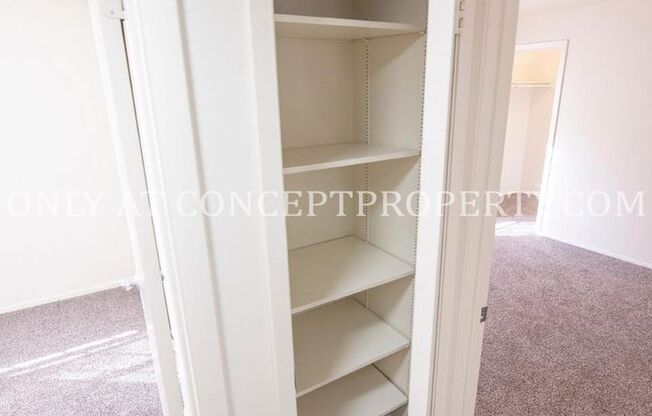 2 beds, 1 bath, 920 sqft, $1,299, Unit 30