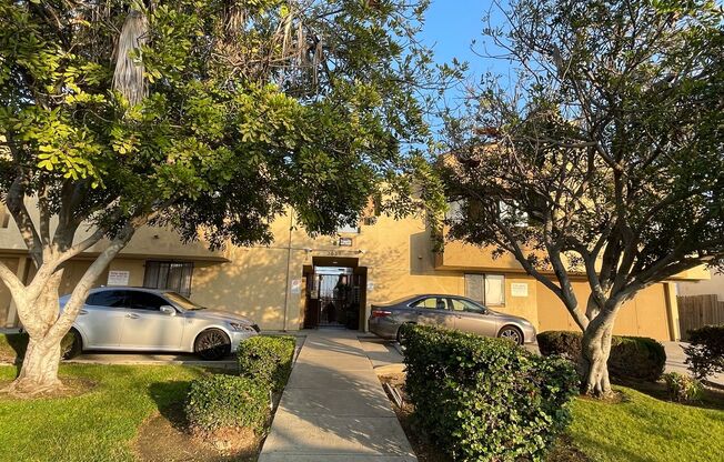 2 beds, 1 bath, $2,395, Unit Unit P