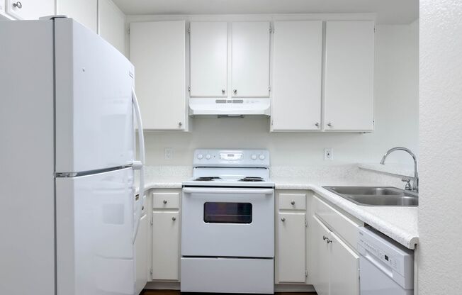 2 beds, 2 baths, 900 sqft, $2,600, Unit 415