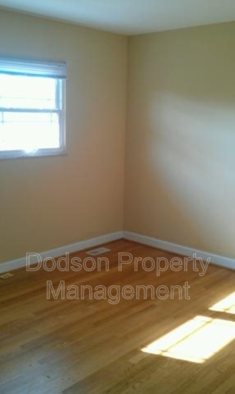 2 beds, 1 bath, 863 sqft, $1,395