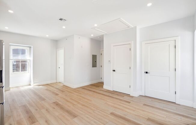 Studio, 1 bath, 400 sqft, $1,700, Unit 21