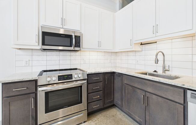 2 beds, 2 baths, 900 sqft, $1,573, Unit 120