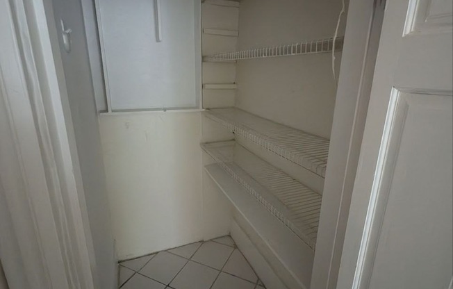 2 beds, 1 bath, $2,900, Unit 1