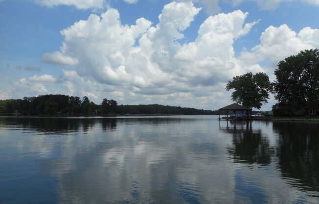 Lake Front 2-Bedroom Home on Beautiful Lake Wylie with a Dock and Boat Lift