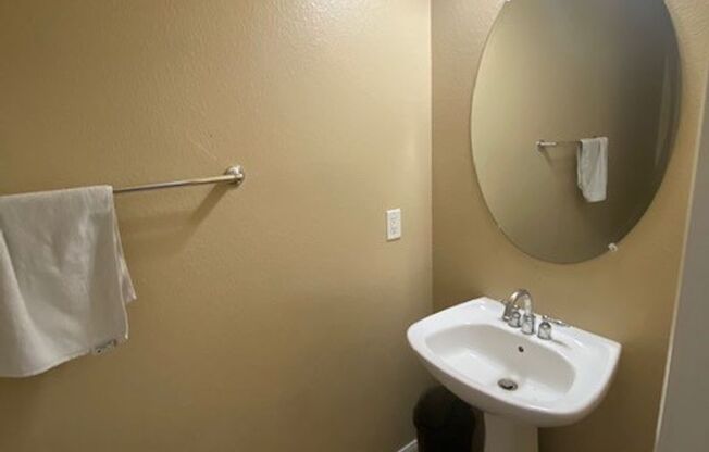 Beautiful, Must See 3 Bed, 2.5 Bath Town Home in Pacific Highlands Ranch!