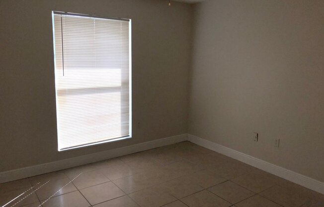 Spacious 2 Bedroom, 1 Bathroom Condo
