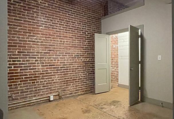 3 beds, 2 baths, 1,342 sqft, $2,058, Unit Bay 5 Unit 123