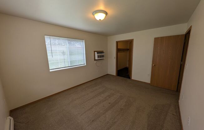 2 beds, 1 bath, 1,100 sqft, $1,359, Unit 1053 5301