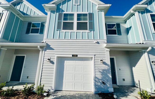 2 bedroom Townhome in Beach Walk!!