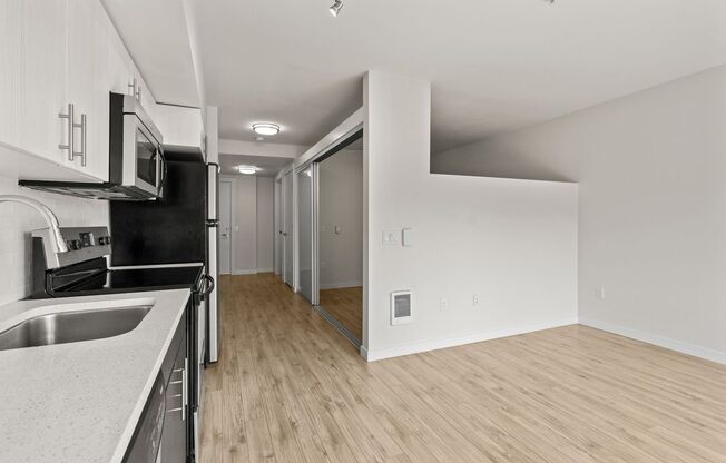 1 bed, 1 bath, 498 sqft, $1,750, Unit 320