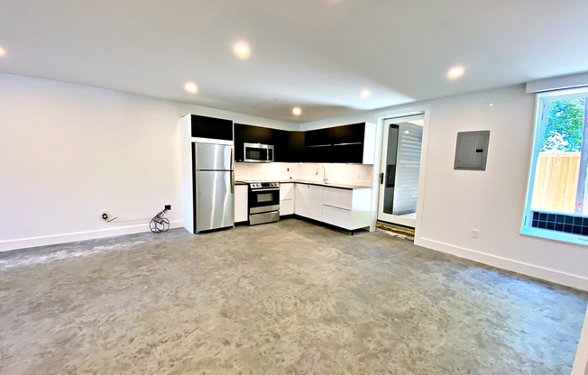 406 SUMNER ST