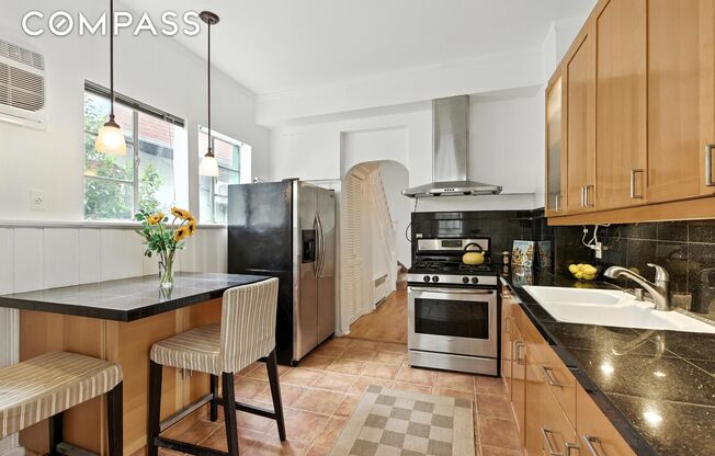 1070 E 13 ST