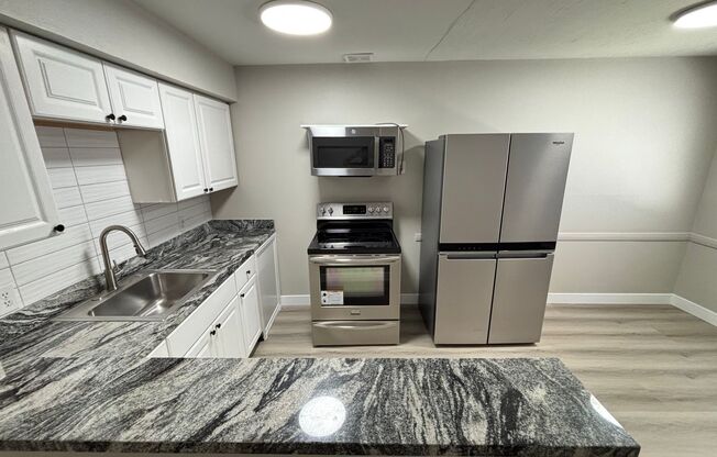 Modern 1Bed/1Bath Apartment in the Heart of Downtown- MOVE IN SPECIAL- 1/2 OFF FIRST MONTHS RENT!