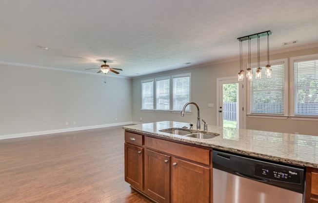 327 BUXTON LN