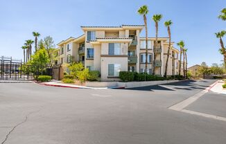 Beautiful 2nd floor condo