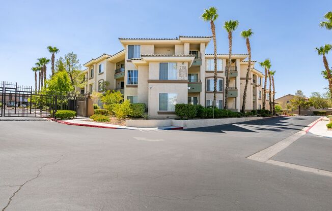 Beautiful 2nd floor condo