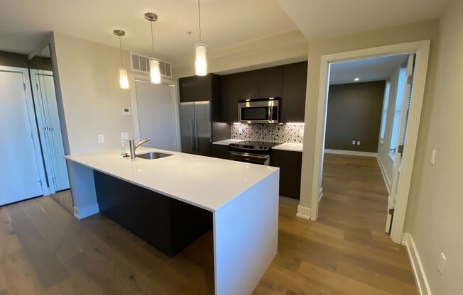 2 beds, 2 baths, 700 sqft, $2,695, Unit 503