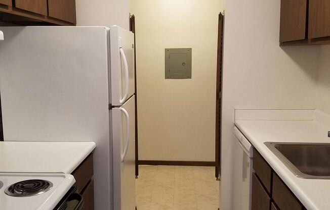 1 bed, 1 bath, 720 sqft, $994, Unit D301