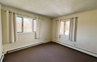 3 beds, 2 baths, $1,700, Unit Apt #3