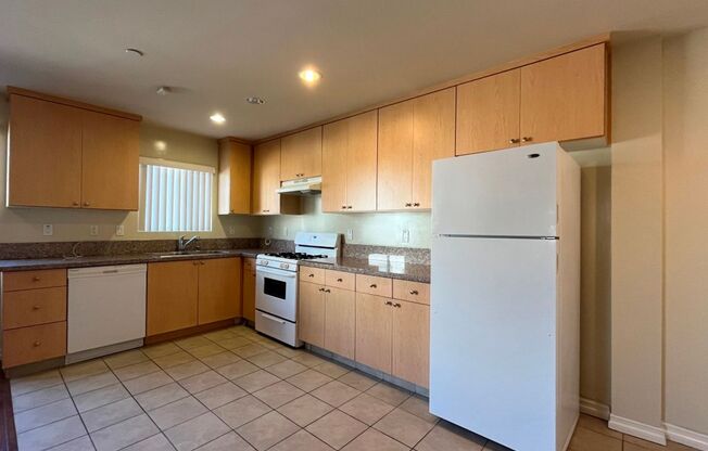 1 bed, 1 bath, 513 sqft, $1,650, Unit SYLVAN (14823-9)