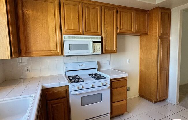 2 beds, 2.3 baths, 1,364 sqft, $3,800, Unit 305