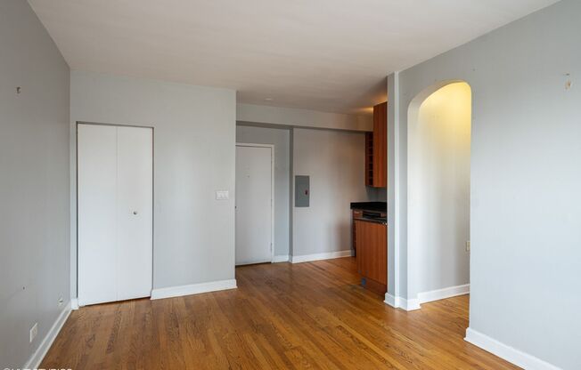 1 bed, 1 bath, $1,650, Unit 902