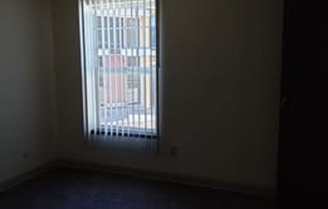 2 beds, 1 bath, 885 sqft, $1,075, Unit 3682B  Building # 5