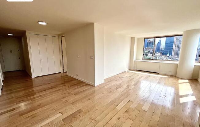 2 beds, 2 baths, 1,090 sqft, $7,000, Unit 9E