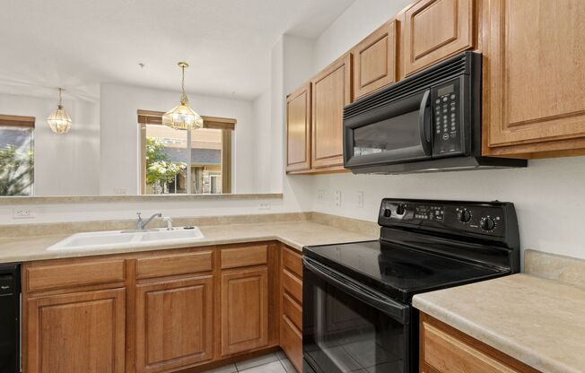 3 beds, 2.5 baths, $2,395, Unit # K