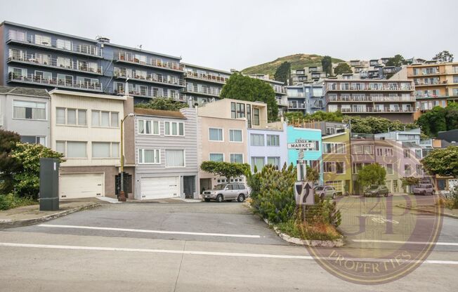 Twin Peaks - 3 BR, 1.5 BA House 1,402 Sq. Ft. - 3D Virtual Tour, Panoramic Views