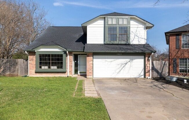 1805 WHITE OAK CV