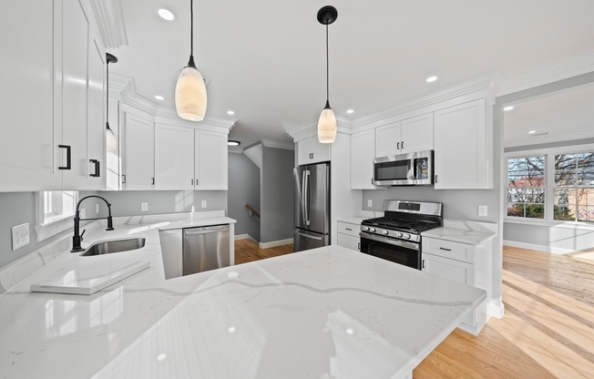 473 NEWPORT AVE